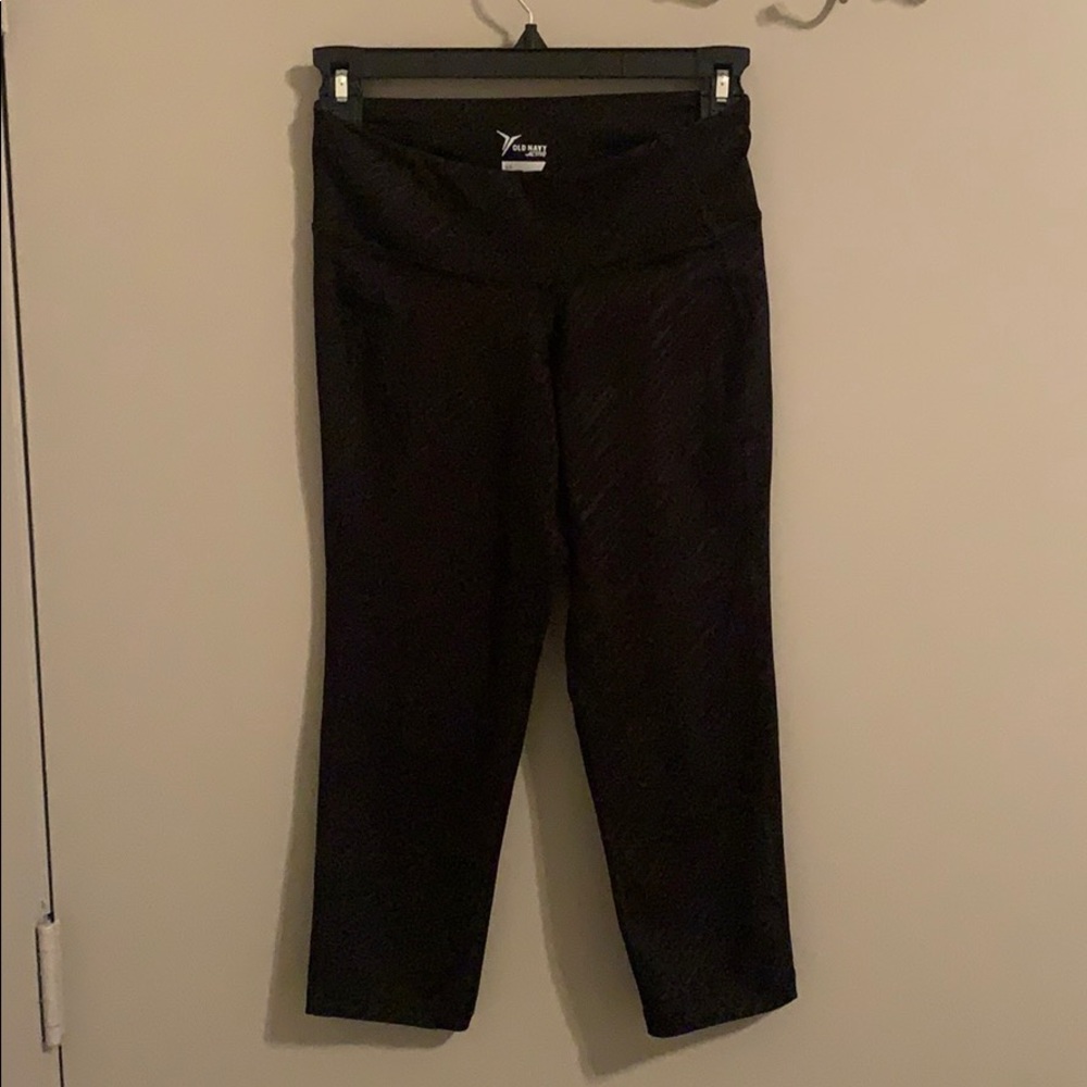 Black cropped leggings